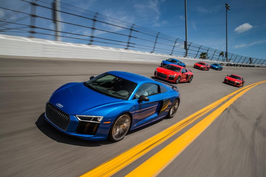  Audi R8 V10 Plus 2016 года  (NA) (фото 20 из 25)